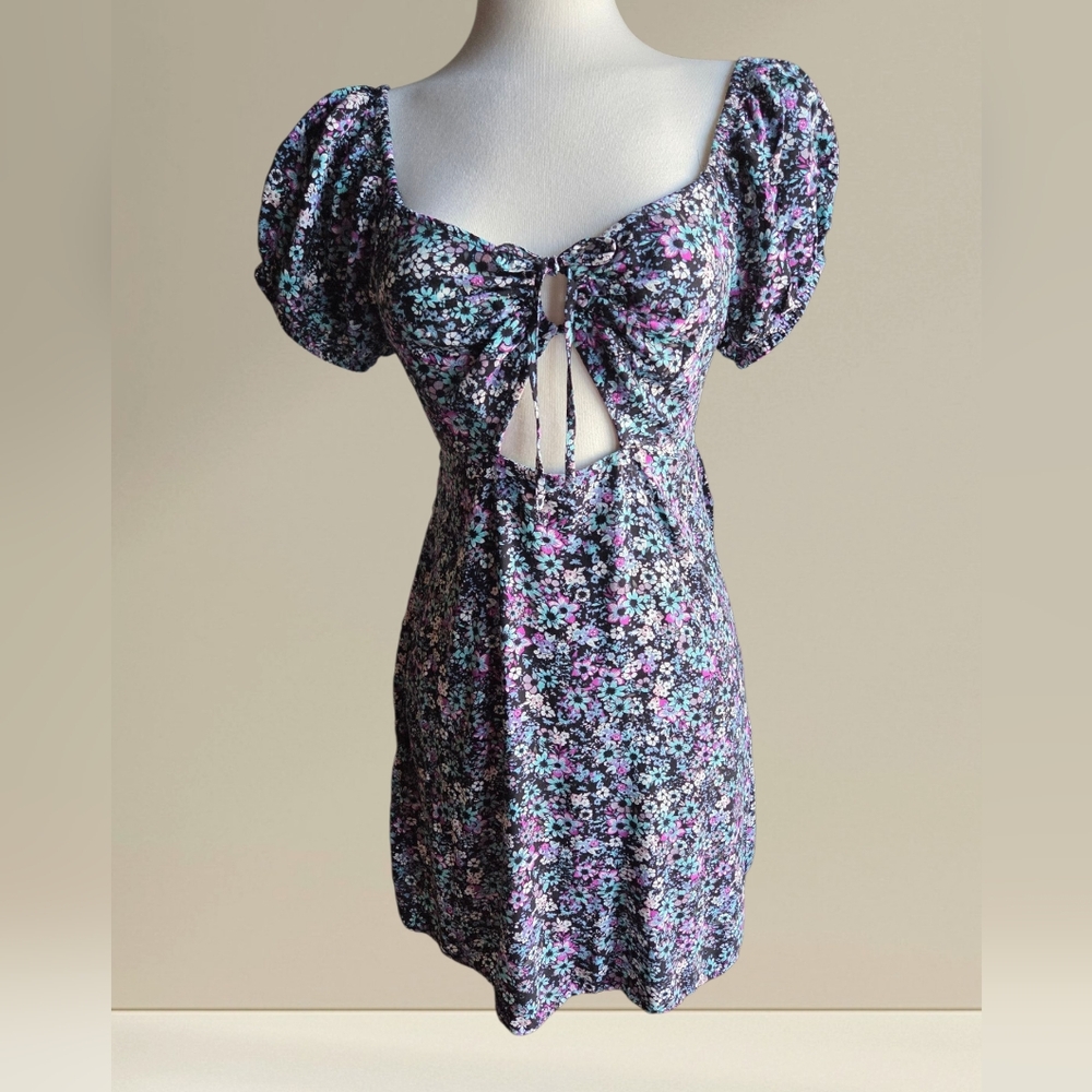 SO Good For Life Vibrant Floral Tie Cut Out Fit Flare Mini SunDress Women's